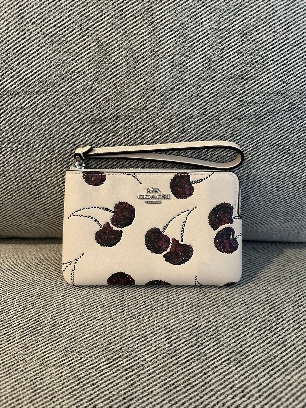 NWT Coach Corner Zip Wristlet With Cherry Print CDF05 Silver chalk MULTI